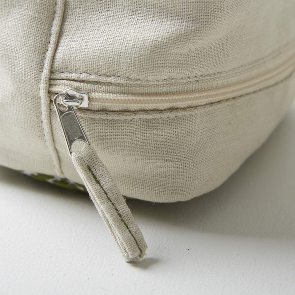 HAND WOVEN TRAVEL WASH BAG - Image 3