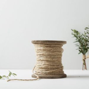 RUSTIC WOODEN REEL WITH STRING