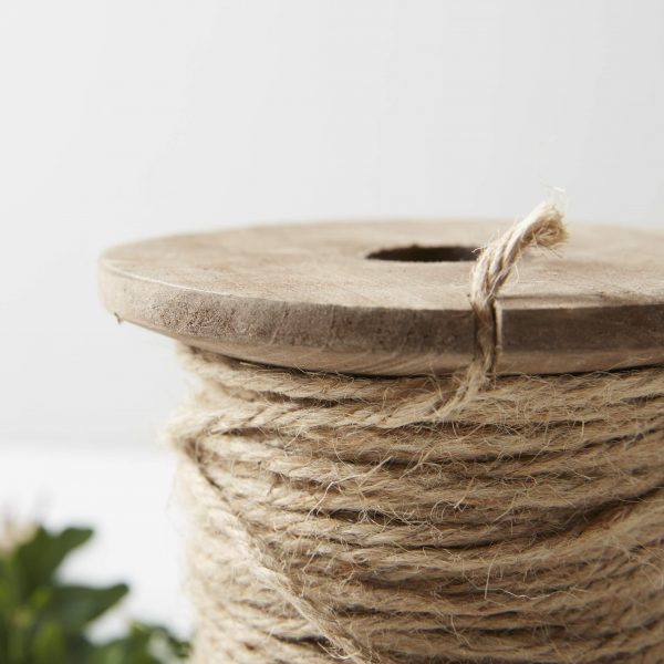 RUSTIC WOODEN REEL WITH STRING - Image 3