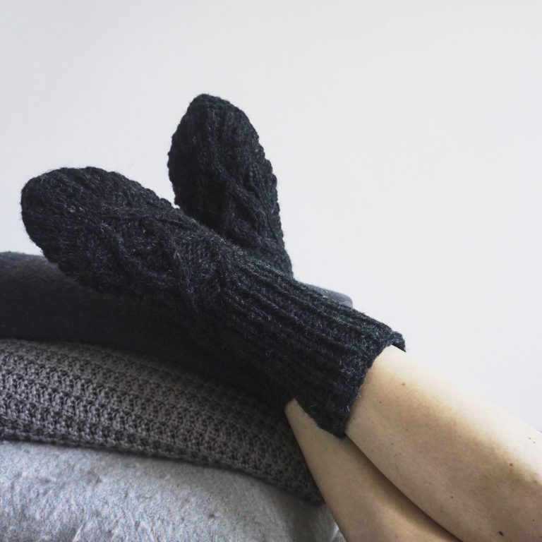 womens grey slipper socks