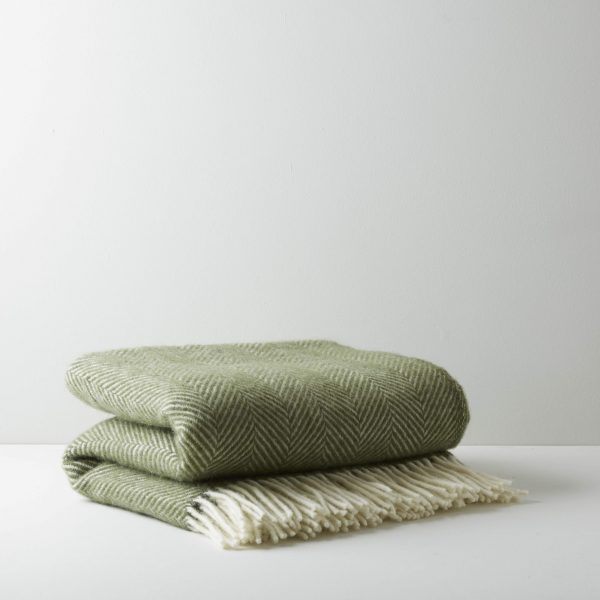 OLIVE FISHBONE WOOL THROW